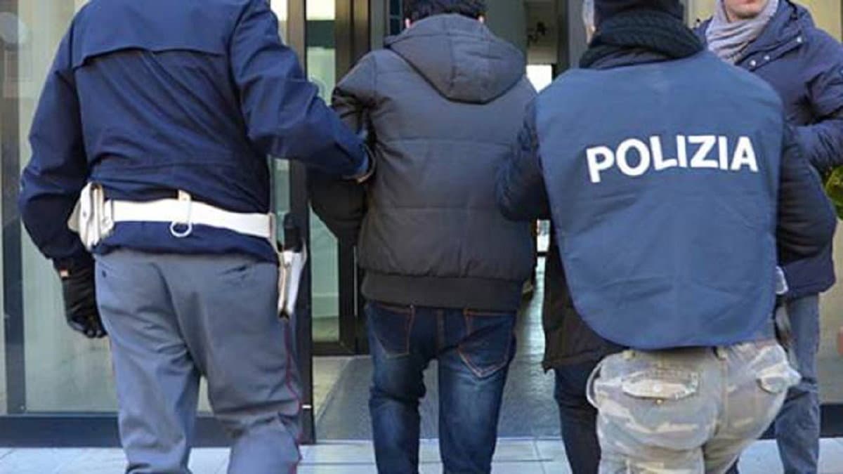Cosenza: arrestato per rapina un giovane ventenne