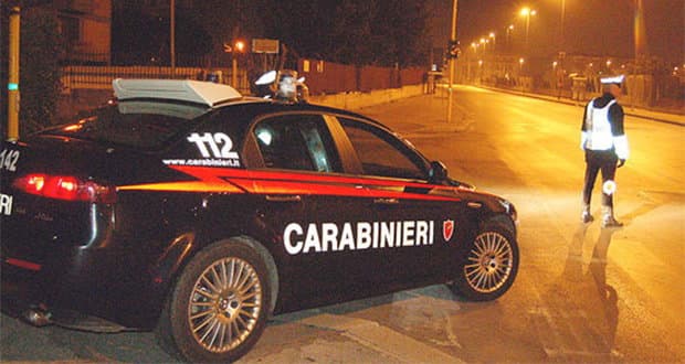 Calopezzati, finanzieri scoprono furgone con a bordo merce contraffatta