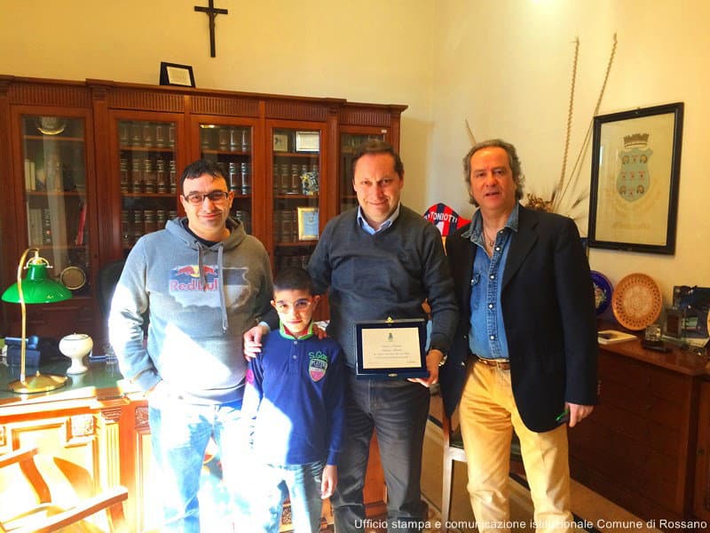 Rossano, il piccolo karateka Antonio Morello premiato dal sindaco