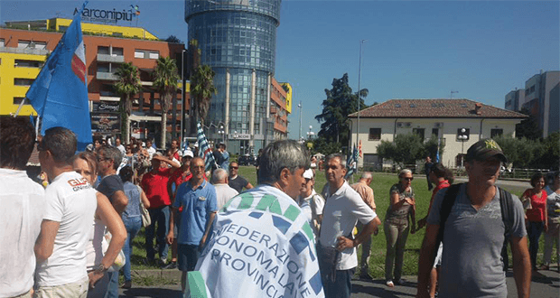 Lsu-lpu, Confial Calabria: "La lotta paga sempre!"