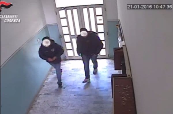 Rossano, tre arresti per furto in casa di anziani