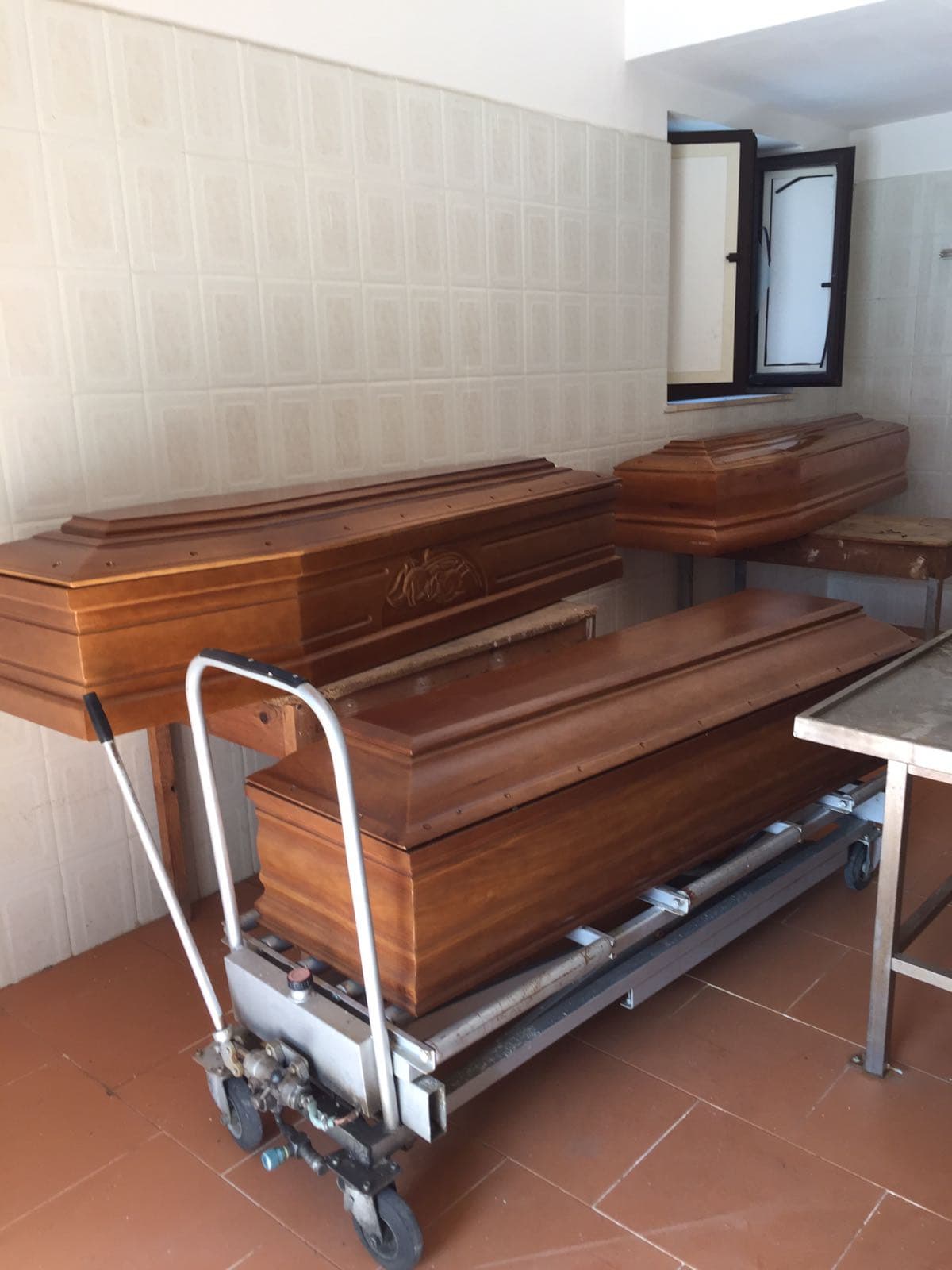 Nuovo sbarco Corigliano:per i tre corpi autopsia rinviata