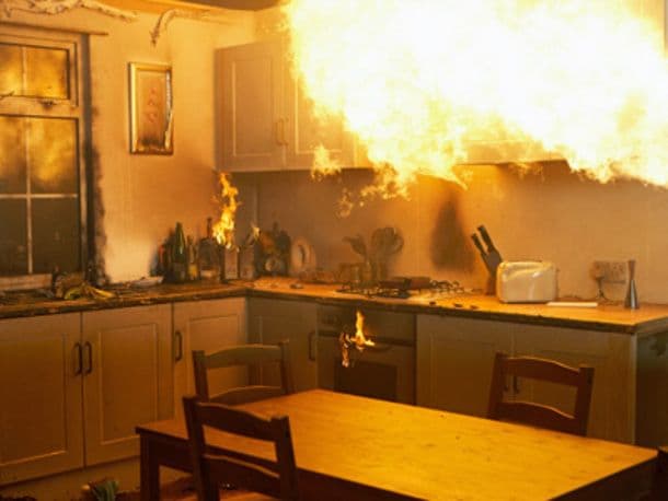 Cariati: Carabiniere eroe salva un'abitazione da un incendio