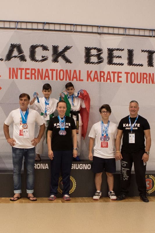 Trionfa la scuola rossanese di karate del maestro Scalise al Campionato Internazionale di Villafranca