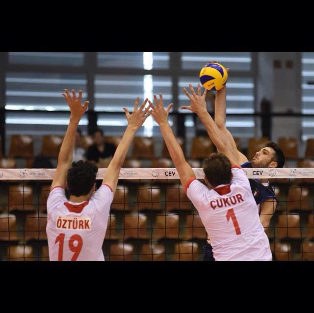 Volley, la nazionale italiana vince la medaglia d'oro. Il trascinatore è il nostro Daniele Lavia