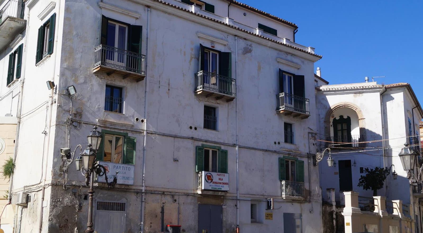 Rifondazione comunista: incendio al Lulapaluza è la spia di un clima di violenza