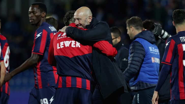 Calcio, Zenga: "Il Crotone non è inferiore a nessuno"