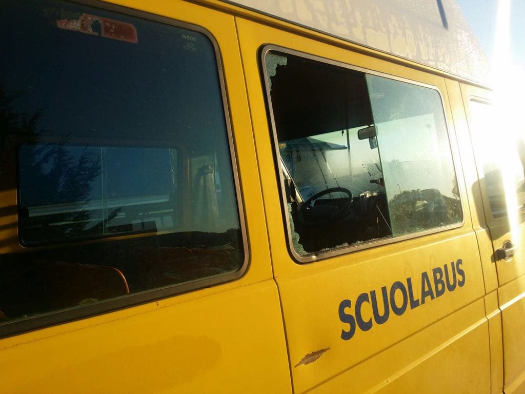 Mirto, rubato uno scuolabus nella notte