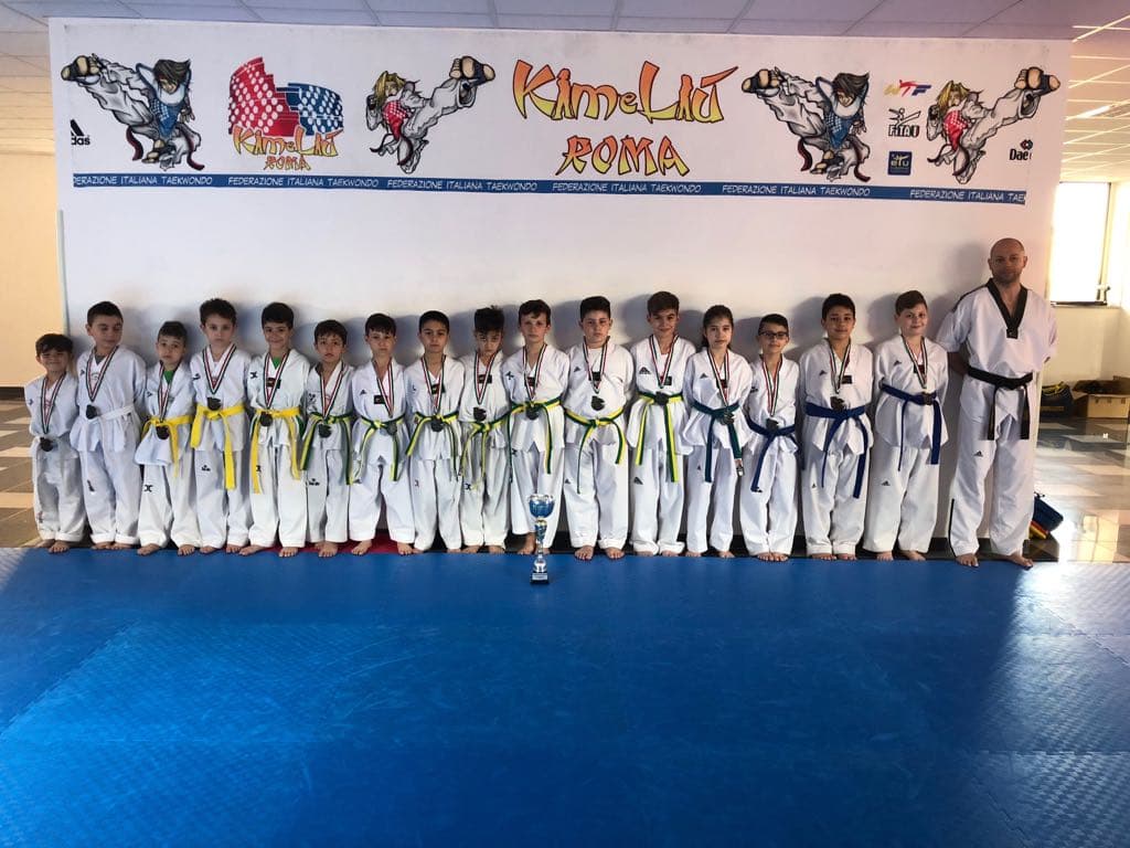 Taekwondo: la Draghi Rossano fa incetta di medaglie al Città di Corigliano