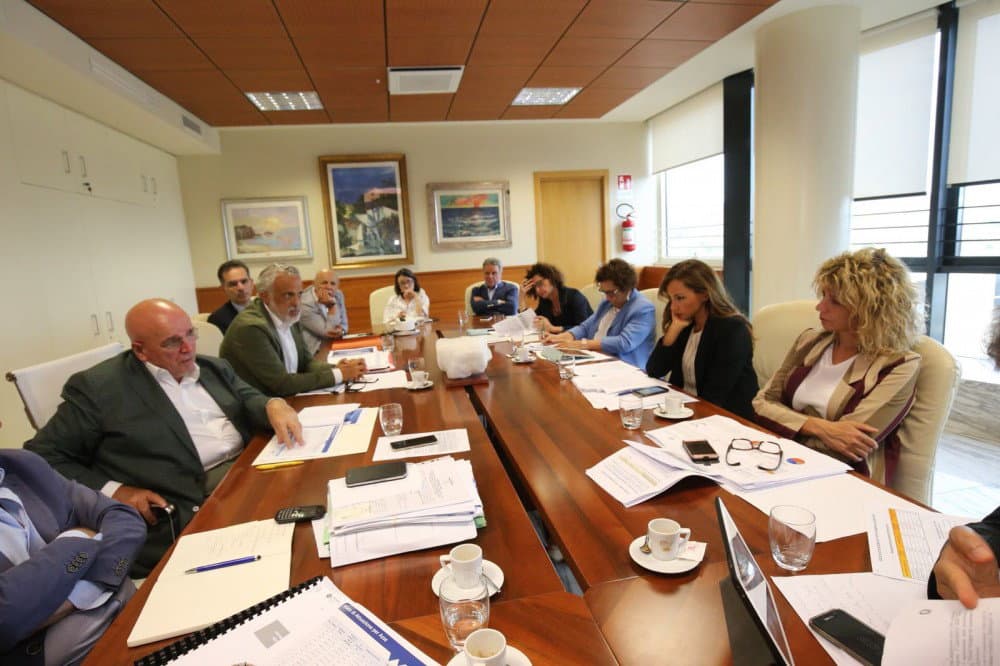 Incontro Oliverio- Ministro Sud Lezzi: sui fondi POR bene il target spesa Calabria. Lezzi:"Rafforzare strumenti d'intervento per il mezzogiorno"