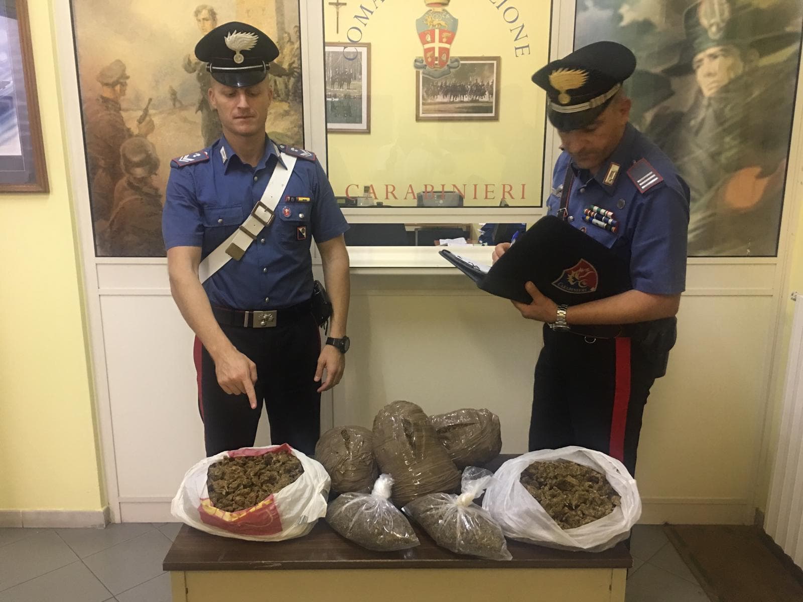 Rocca Imperiale: marijuana tra la biancheria intima, arrestate 3 donne
