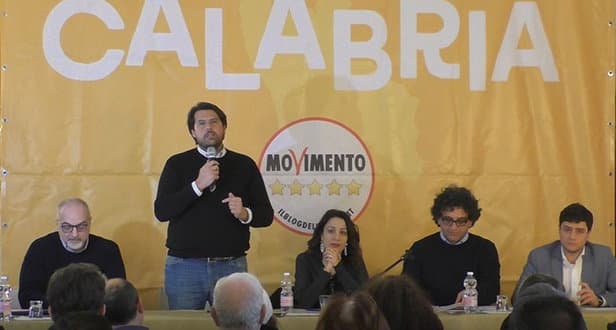 Aiello risponde a Morra: «Il suo disimpegno? Prevedibile. Non ha mai partecipato a questa proposta politica»