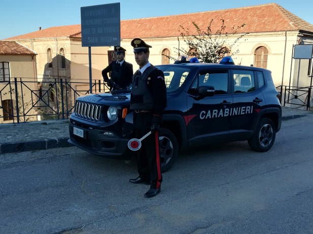 Carabinieri Corigliano: sversavano residui di un frantoio oleario su un terreno boschivo. Denunciate due persone