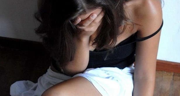 Arrestato l’orco che costringeva la figlia e la moglie invalida a prostituirsi