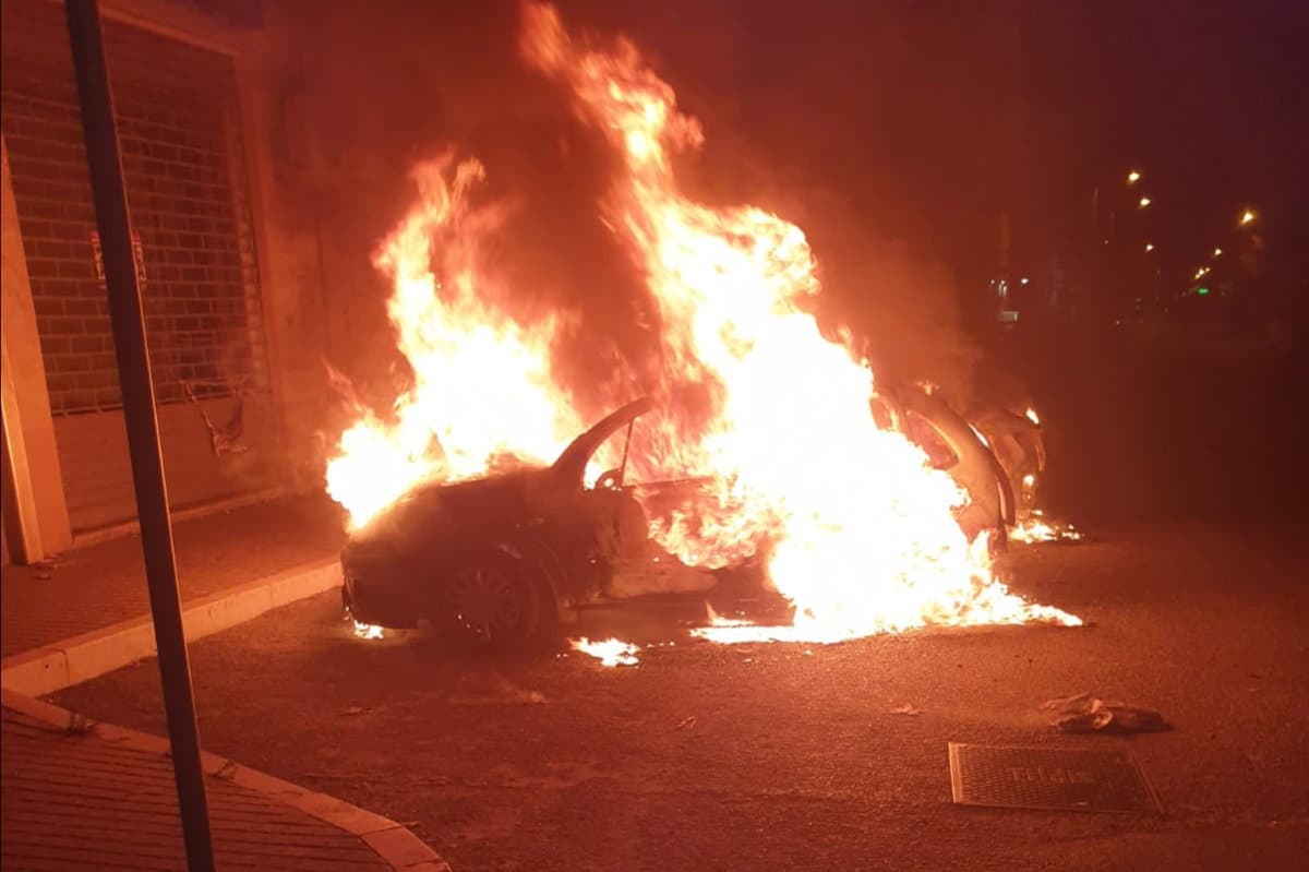 Ancora auto in fiamme a Corigliano-Rossano. Cresce l'allarme