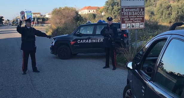 Aveva dato fuoco ad un’auto in piena notte: arrestato