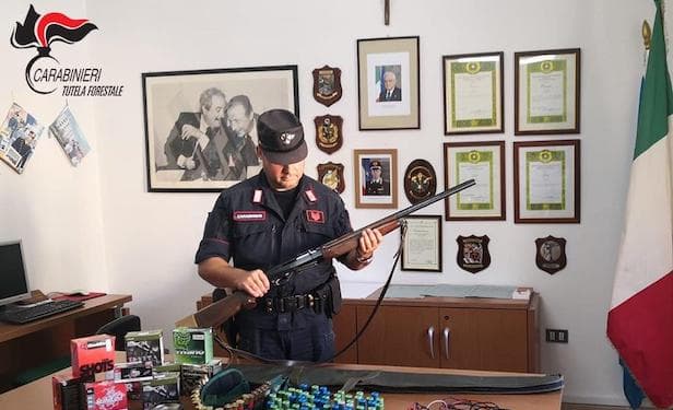 Cacciatore usava richiamo vietato, denunciato