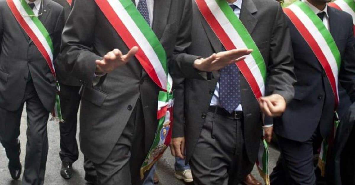 Regionali, 115 Sindaci calabresi chiedono di porre al centro i problemi della Calabria e non il toto nomi
