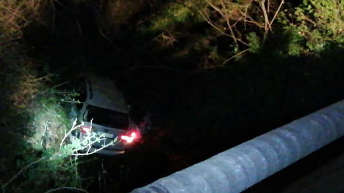 Castrovillari, rocambolesco incidente nella notte: illesi due giovani