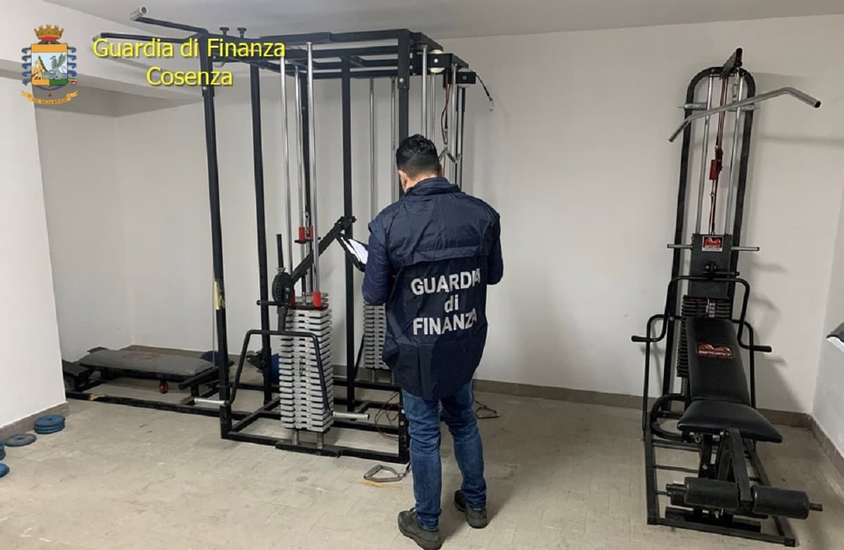 Operazione della GdF, sospeso l'esercizio dell'attività di due palestre nel cosentino