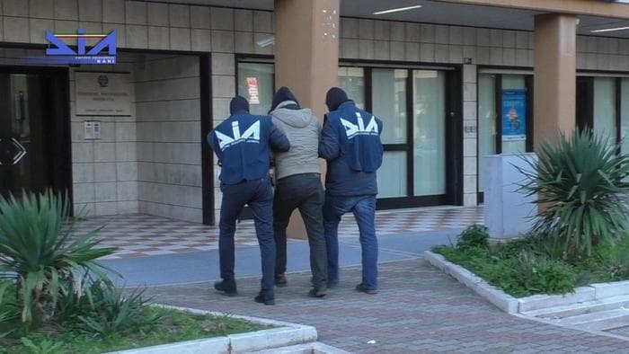 "Basso profilo", maxi operazione anti 'Ndrangheta della DDA di Catanzaro. Ai domiciliari l'assessore regionale Talarico