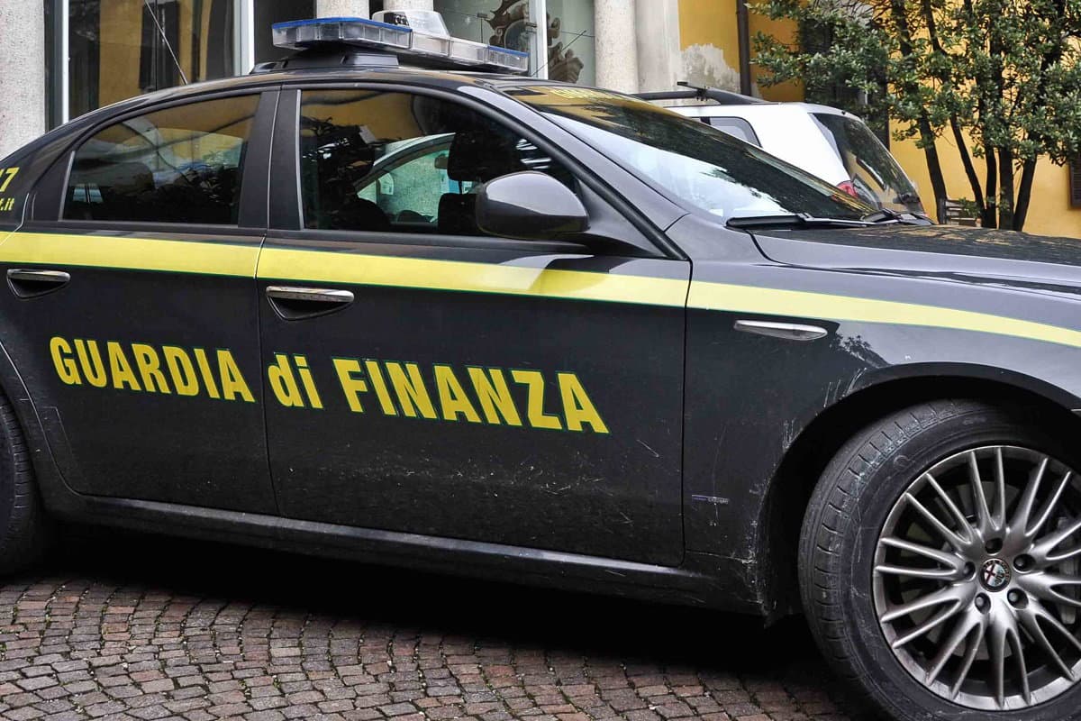 Cosenza, arrestati due imprenditori e sequestrati beni per 1 milione di euro