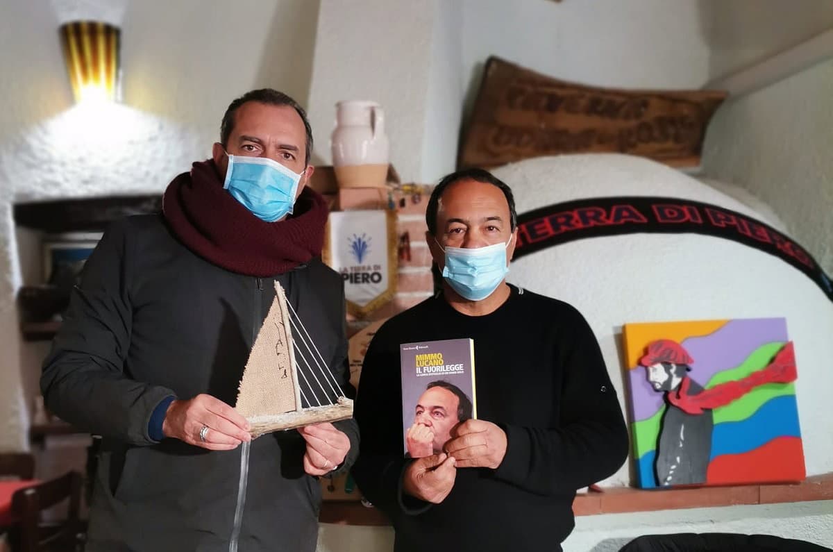 “Calabria Resistente e Solidale” scende in campo con De Magistris
