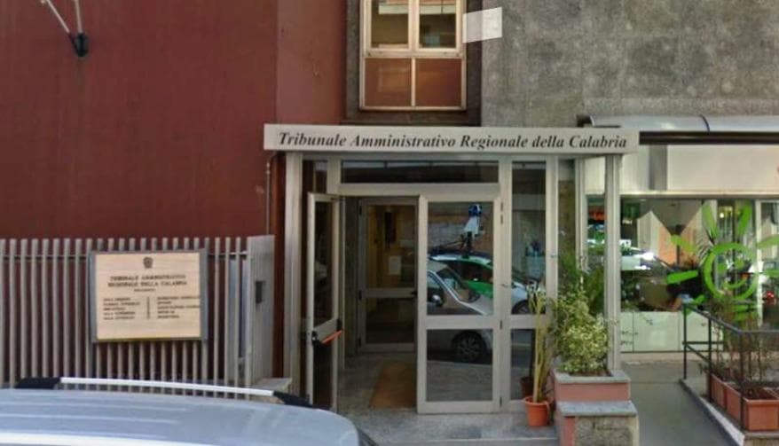 Corigliano-Rossano, il Tar dice che da domani elementari e prima media devono tornare in classe