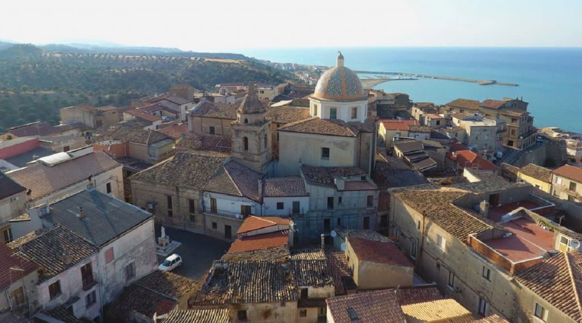 Cariati, “Le Lampare”: «Le amministrazioni comunali facciano sentire la propria voce allo Stato»