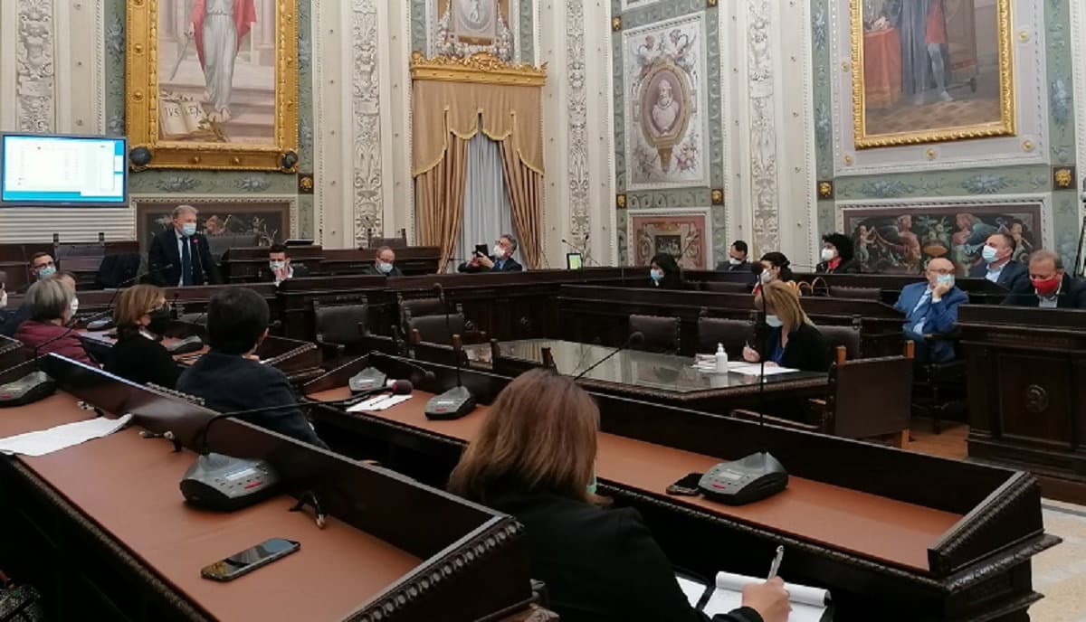 Conferenza dei sindaci e sindacati uniti nel confronto per l’atto aziendale dell’Asp Cosenza