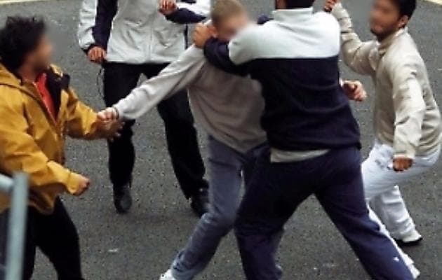 Botte da orbi a Viale Sant'Angelo tra rossanesi e pakistani: sei arresti