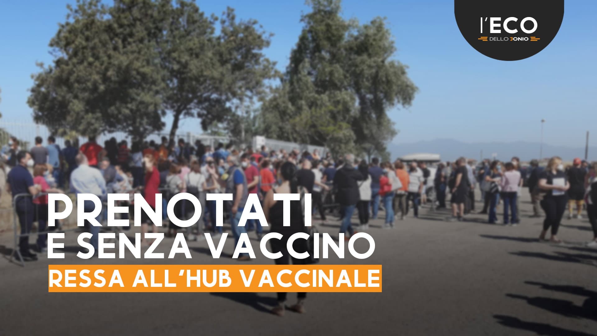 Impossibile fare il richiamo Pfizer, scoppia la protesta davanti all'hub vaccinale del Brillia