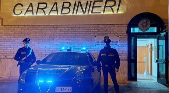 A Schiavonea entra in un ristorante e ruba gli alcolici: arrestato