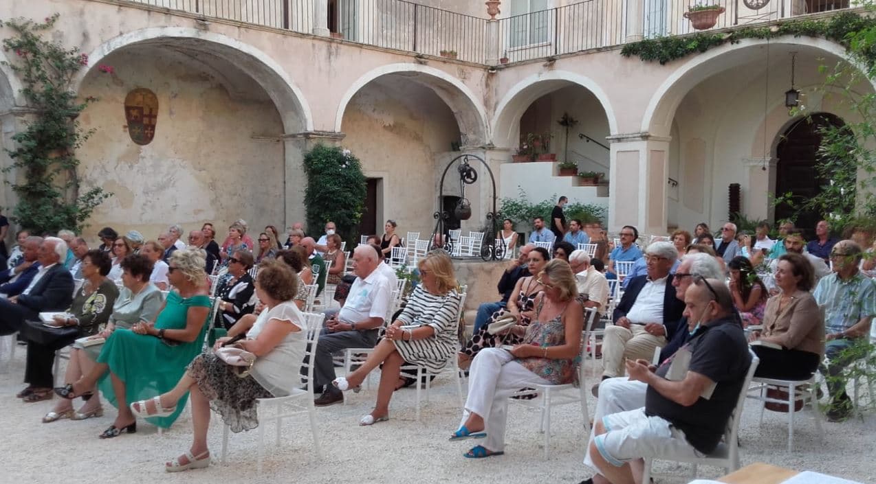 Co-Ro, presentato il libro di Carlino: I Toscano, patrizi rossanesi - Storia genealogia e feudalità