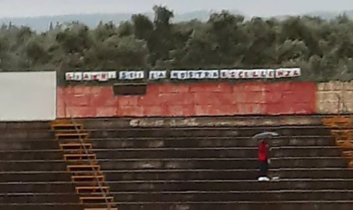 Follia al "Rizzo": divelte e rubate le magliette commemorative di Gianni Beschin