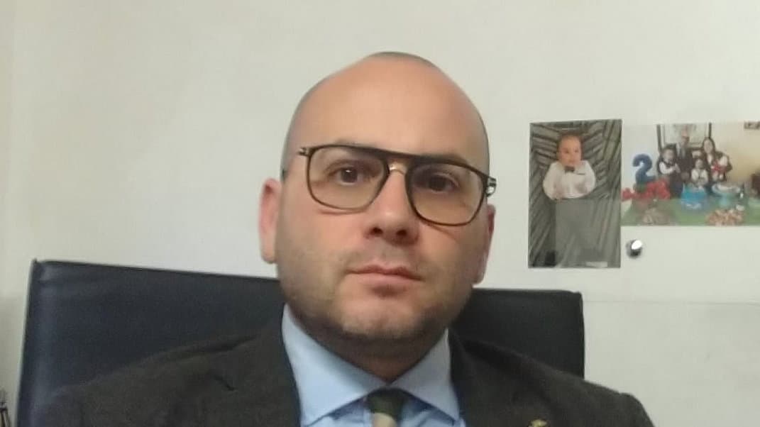 Un ex carabiniere rossanese finisce ai domiciliari, molestava un’intera famiglia
