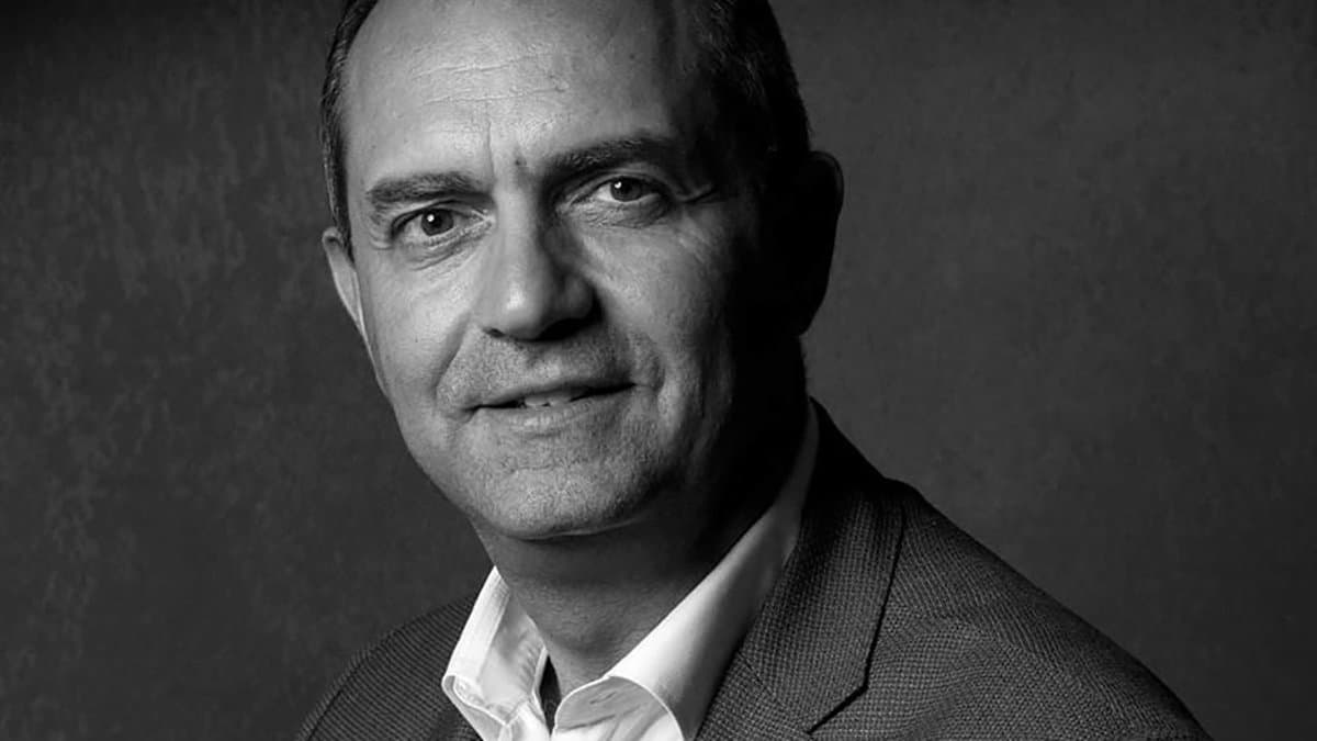 De Magistris: «Ripartiamo con coraggio e determinazione»