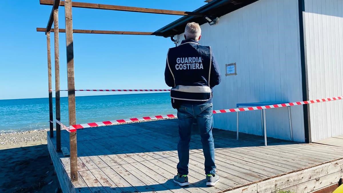 Occupazione abusiva di suolo demaniale marittimo, 7 denunce tra Corigliano-Rossano e Cariati