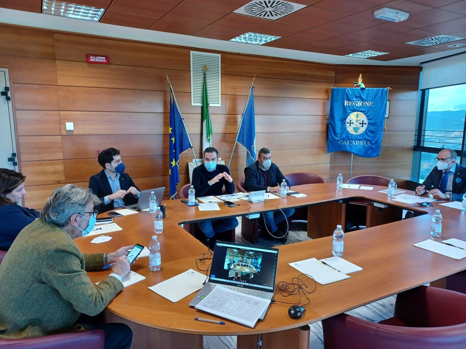 Calabria, contagi Covid alle stelle: Occhiuto convoca tavolo di crisi in regione