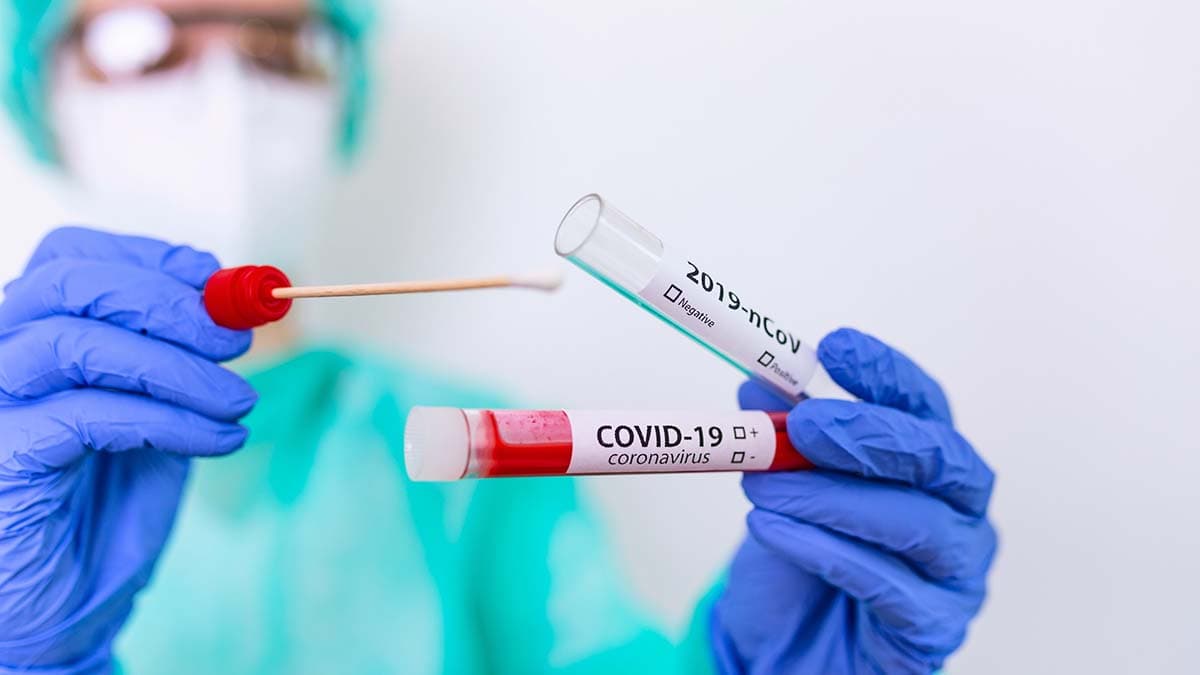 Covid, stop quarantena per contatti vaccinati con terza dose e impiegati nei servizi essenziali
