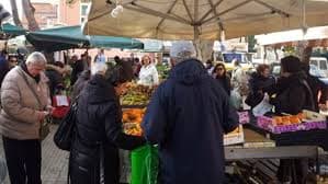 Prevenzione Covid a Caloveto: sospeso mercato quindicinale