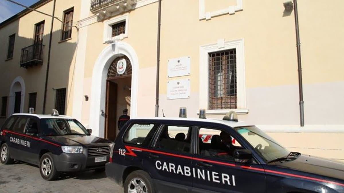 Evade dai domiciliari ma viene trovato mentre passeggiava per strada