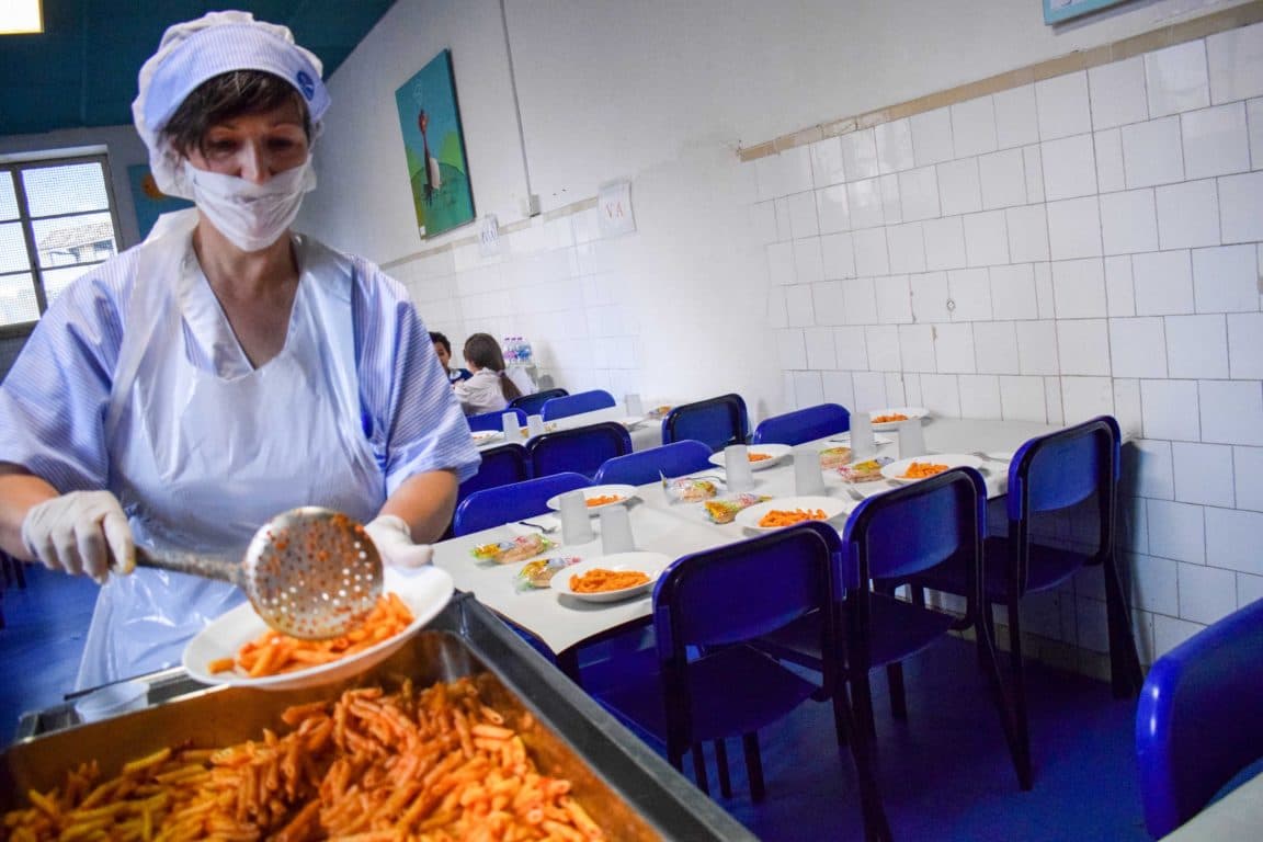 Mensa scolastica, dopo aver "liquidato" la Siarc il Comune tranquillizza: «Garantita continuità di servizio»