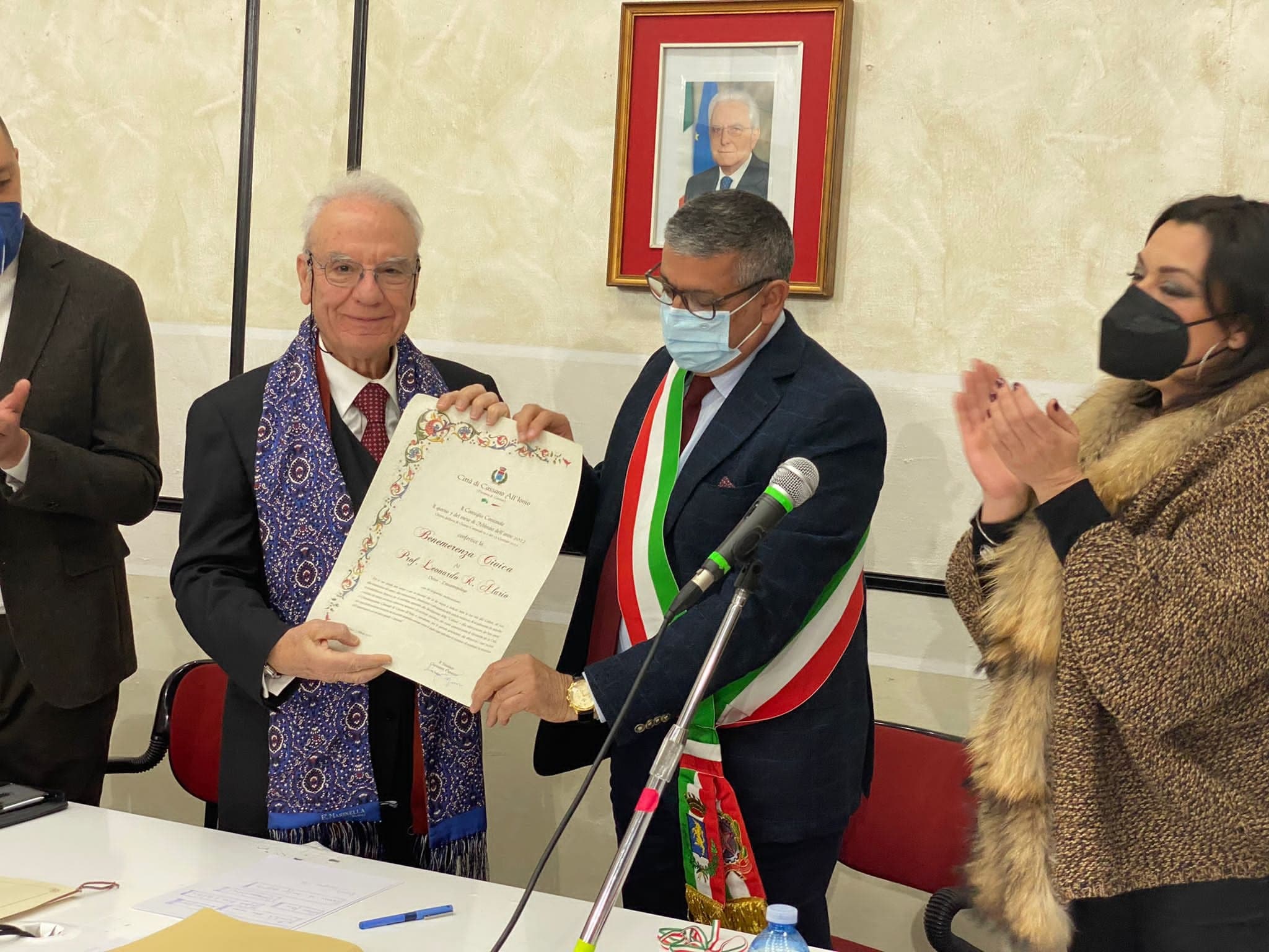 Cassano conferisce la benemerenza civica all'antropologo Leonardo Alario