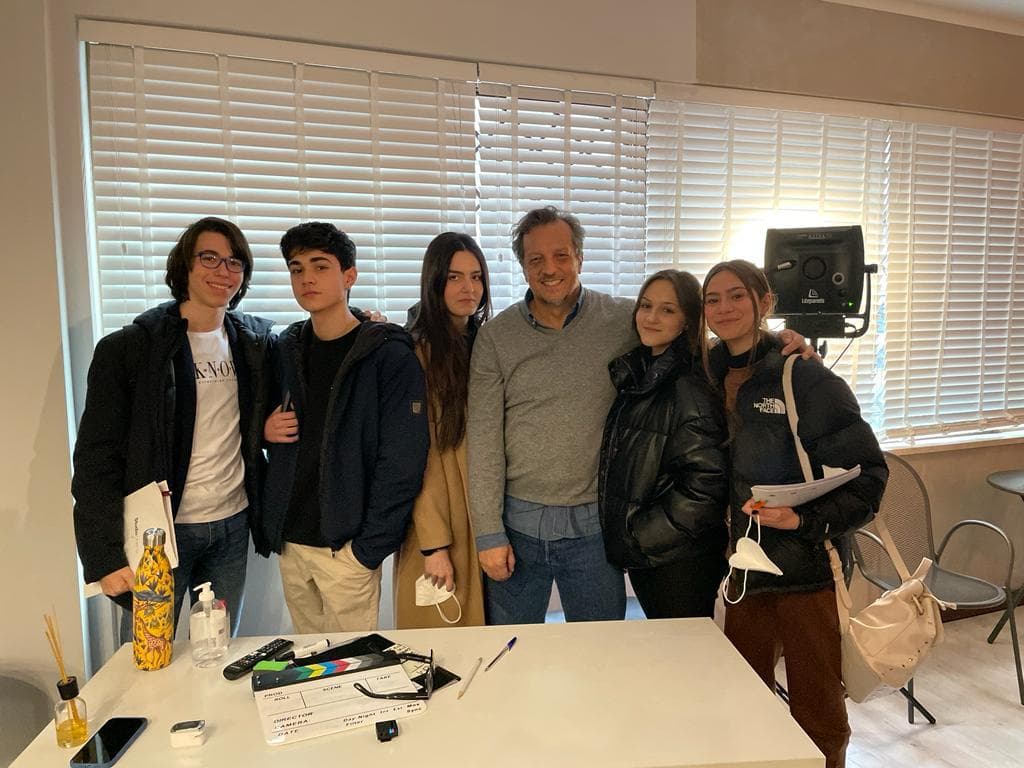 Da Rossano a Roma per un weekend all'insegna del cinema: I giovani attori del Polo Liceale incontrano il regista Muccino