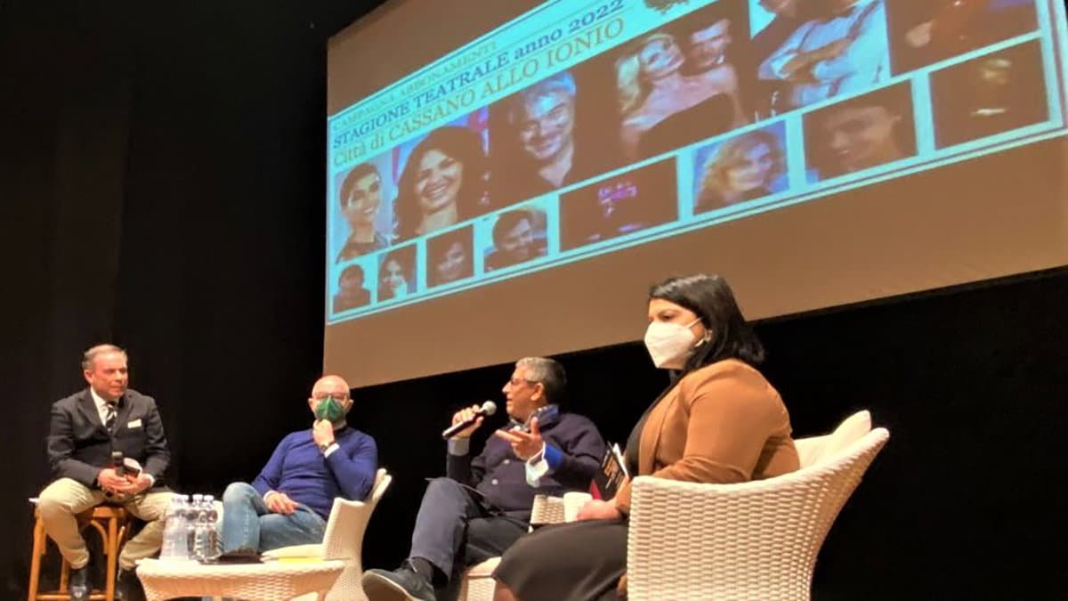 Presentato al teatro comunale di Cassano il Cartellone della Stagione Teatrale 2022