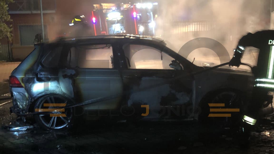 Altra notte di fuoco: fiamme a Schiavonea e Corigliano scalo
