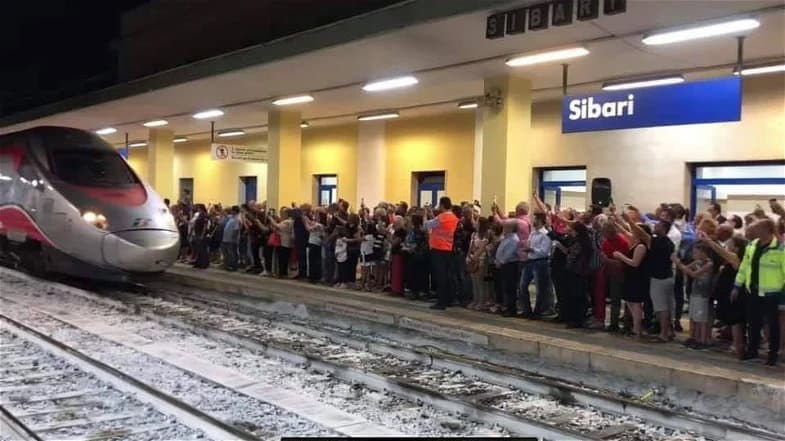 Decine di persone bloccate a Sibari: il Frecciargento è partito senza di loro