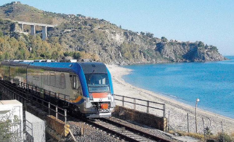 L'estate calabrese passa per il treno: tanti i collegamenti con la costa ionica a partire da Sibari