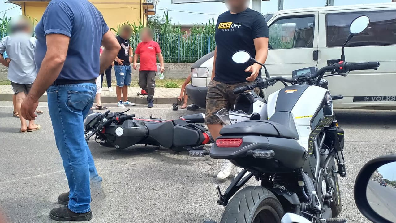 Ancora un incidente sulla Statale 106: scontro moto-furgone nel tratto di Mirto